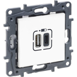 USB dvigubas C + A tipo ki&scaron;tukinis lizdas Niloe Step Legrand 863140 (balta spalva) LNILOE2USBACSTEP